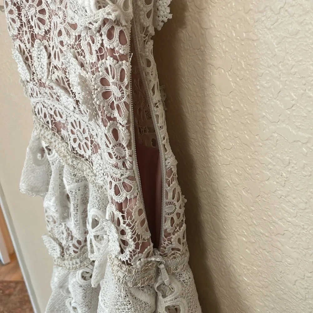 Alexis Dress Mini Size XS Lace Floral Lined Sleeveless Off White Asymm Hem - Picture 7 of 11